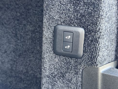 Used 2018 Land Rover Range Rover AWD/4WD image 32