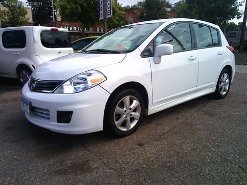 Used 2011 Nissan Versa Hatchback w/ Premium Pkg FWD image 2