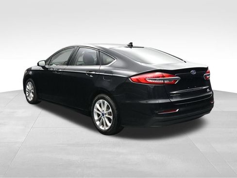 Used 2020 Ford Fusion SE FWD image 3