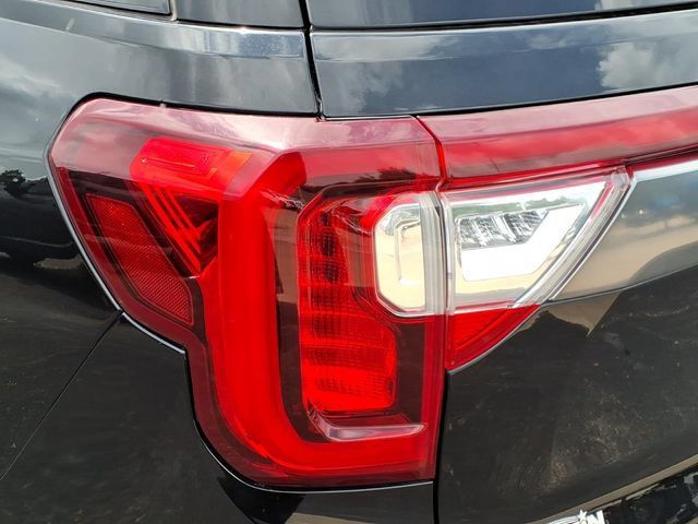 Used 2021 GMC Acadia SLT w/ Technology Package FWD image 10
