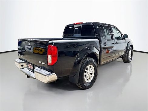 Used 2016 Nissan Frontier SV image 7