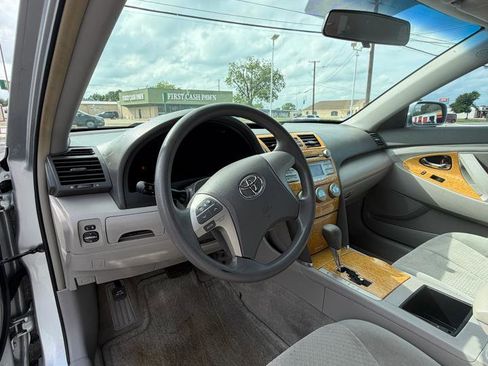 Used 2007 Toyota Camry XLE FWD image 9