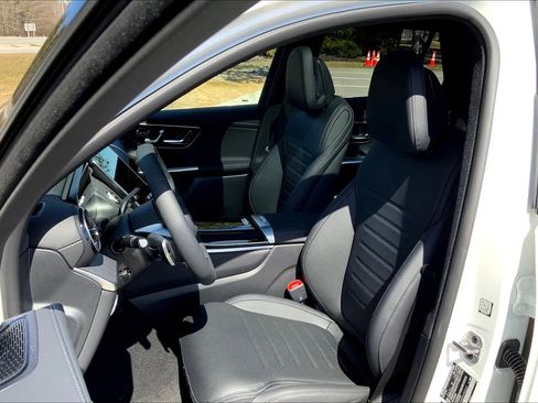 Certified 2025 Mercedes-Benz GLC 300 4MATIC image 12