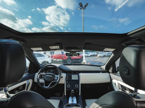 Used 2023 Land Rover Discovery Sport S image 36