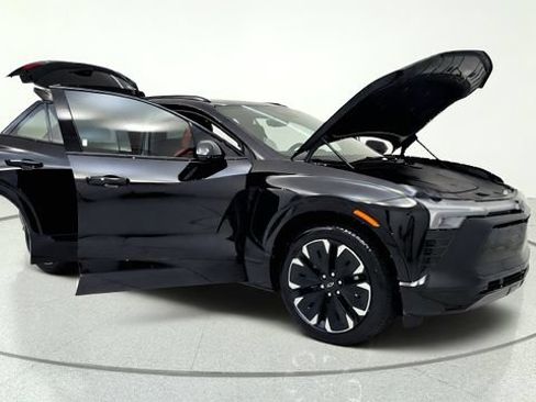 Used 2024 Chevrolet Blazer EV RS RWD image 11