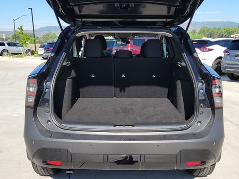 Used 2025 Nissan Kicks SV AWD/4WD image 13