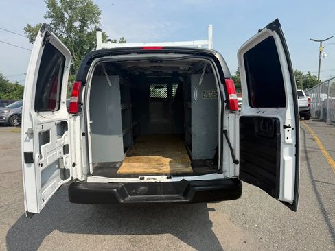 Used 2021 GMC Savana 2500 w/ Driver Convenience Package RWD image 27