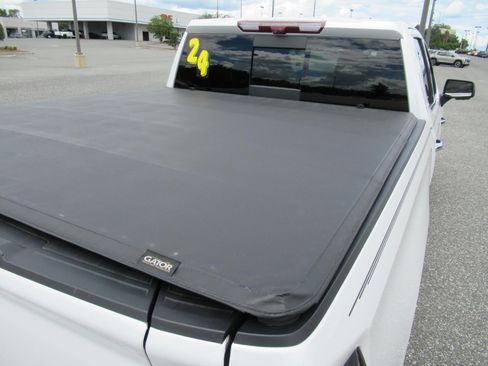 Used 2024 GMC Sierra 1500 Denali Ultimate AWD/4WD image 9