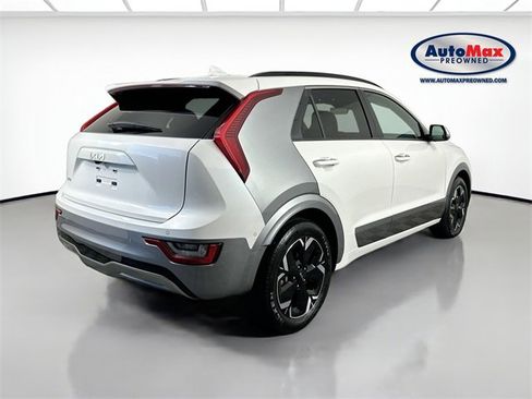 Used 2023 Kia Niro Wave w/ Wave Preserve Package image 2