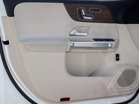 Used 2020 Mercedes-Benz GLB 250 image 15