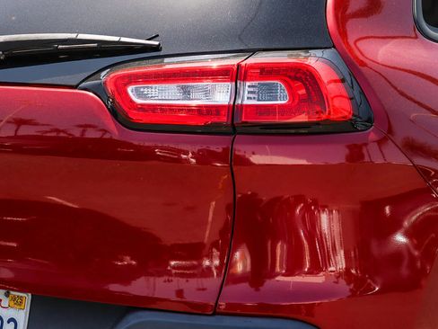 Used 2017 Jeep Cherokee High Altitude FWD image 7