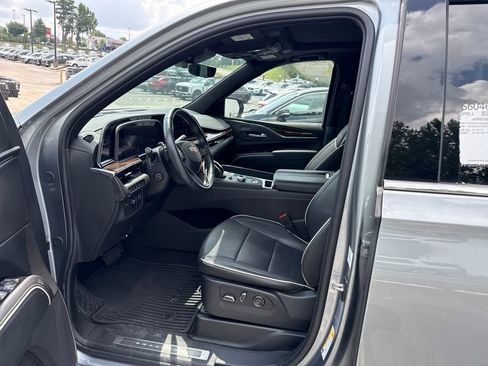 Used 2024 Cadillac Escalade Premium Luxury w/ Performance Package AWD/4WD image 5
