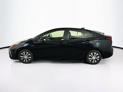 Used 2021 Toyota Prius LE image 4