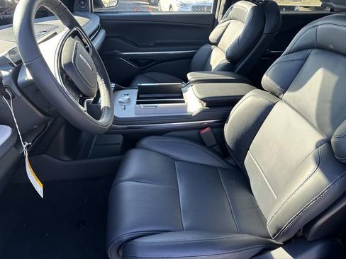 New 2025 Lincoln Navigator Reserve w/ Jet Appearance Package AWD/4WD image 22