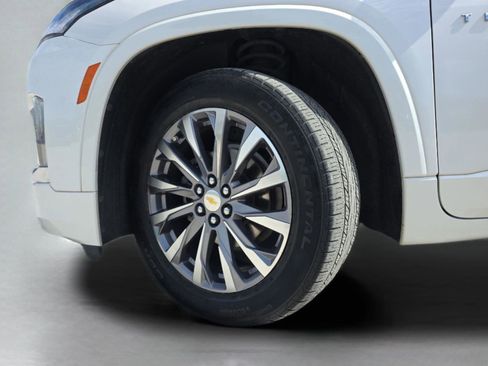 Used 2022 Chevrolet Traverse Premier AWD/4WD image 37