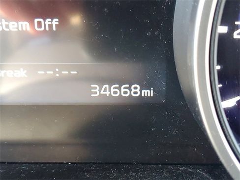 Used 2024 Kia Carnival LX image 25