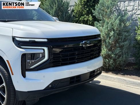 Used 2025 Chevrolet Suburban RST w/ RST Capability Package AWD/4WD image 11