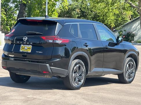 Used 2024 Nissan Rogue SV AWD/4WD image 4