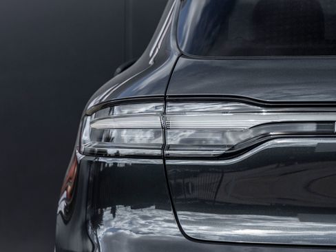 Certified 2026 Porsche Macan AWD/4WD image 14