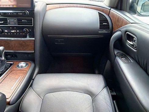 Used 2024 Nissan Armada SL image 18