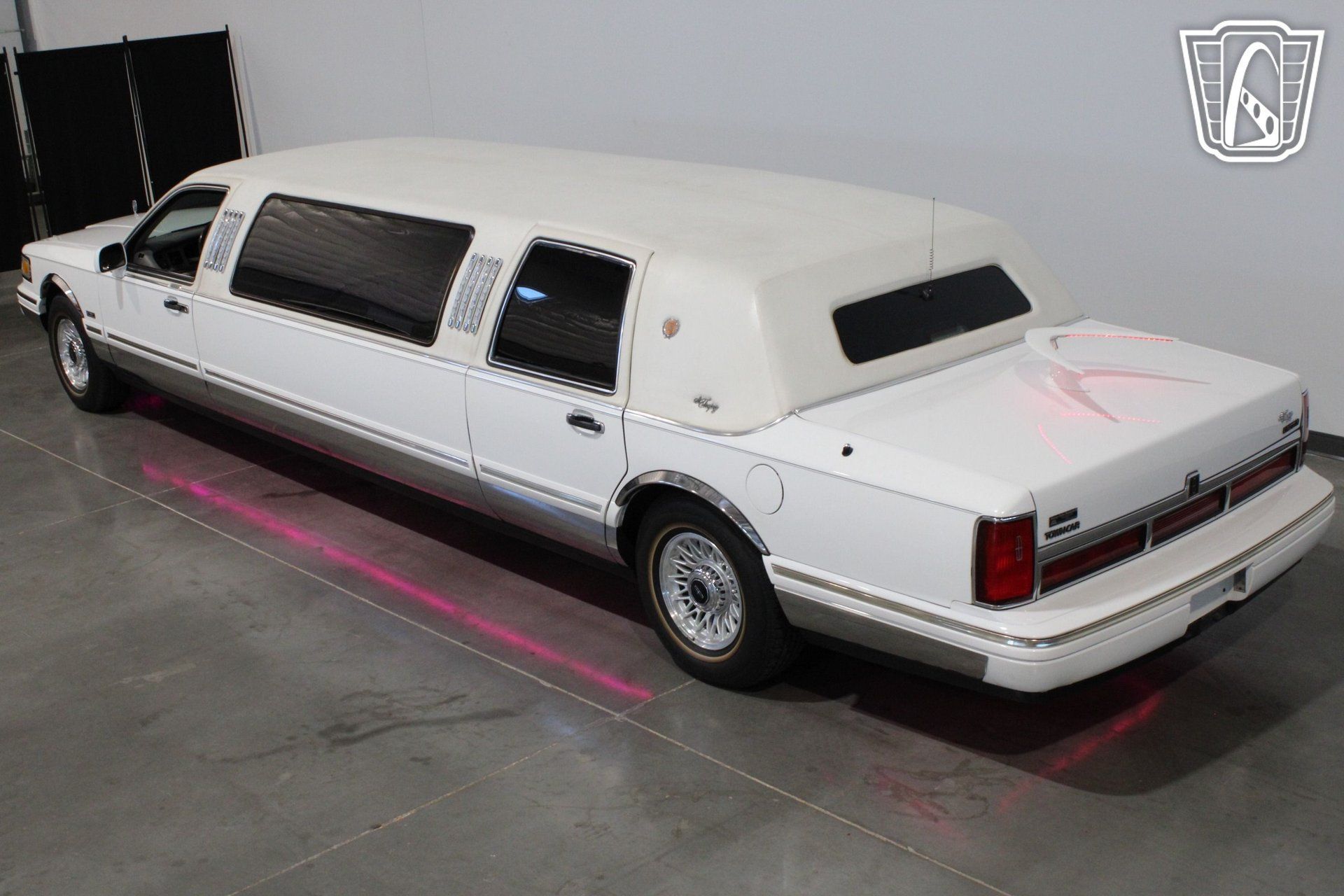 Used 1996 Lincoln Town Car Executive RWD image 26