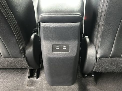 Used 2026 Nissan Kicks SR FWD image 31