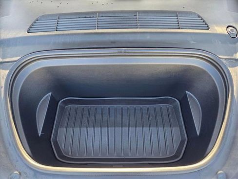 Used 2023 Tesla Model Y Performance image 22