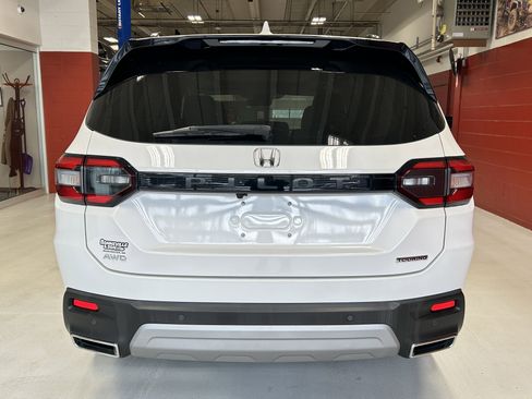 Used 2025 Honda Pilot Touring image 6