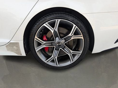 Used 2018 Kia Stinger GT2 RWD image 11