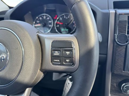 Used 2012 Jeep Liberty Limited Jet w/ Comfort/Convenience Group AWD/4WD image 22