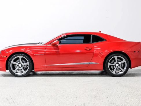 Used 2013 Chevrolet Camaro SS w/ RS Package RWD image 9