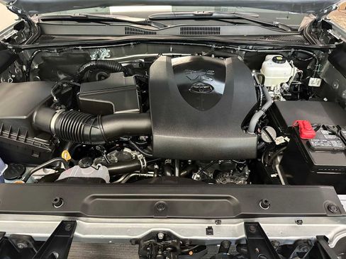 Certified 2023 Toyota Tacoma TRD Off-Road w/ Advanced Technology Package image 9