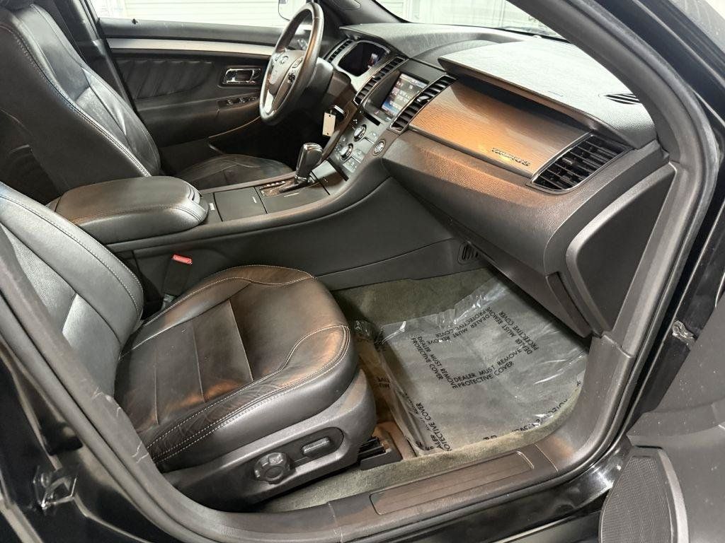 Used 2014 Ford Taurus SEL w/ Equipment Group 201A FWD image 29