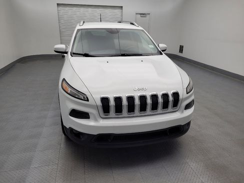 Used 2018 Jeep Cherokee Latitude FWD image 14