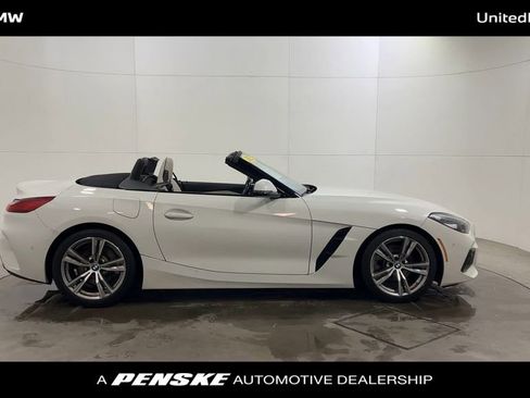 Used 2023 BMW Z4 sDrive30i w/ Convenience Package image 9