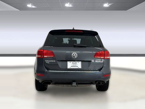 Used 2014 Volkswagen Touareg Sport AWD/4WD image 10