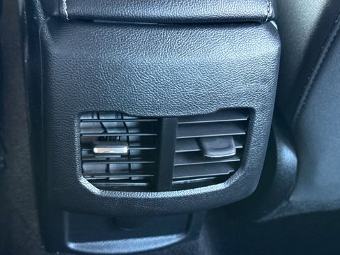 Used 2019 Ford Fusion SE image 16