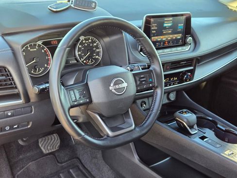 Used 2026 Nissan Rogue SV FWD image 12