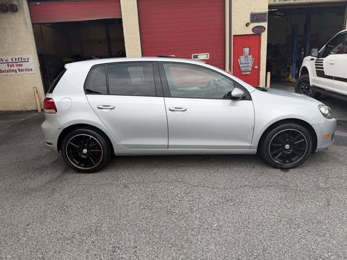 Used 2014 Volkswagen Golf 4-Door FWD image 6