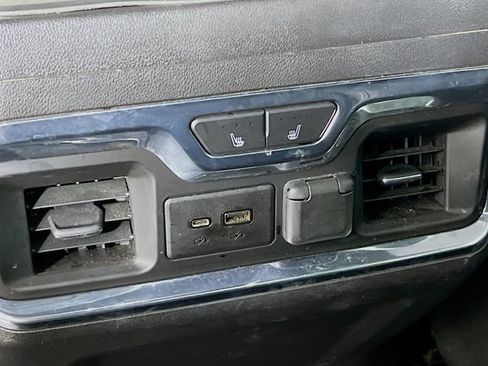 Used 2021 GMC Sierra 1500 AT4 w/ AT4 Premium Package AWD/4WD image 26