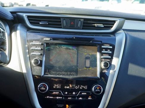 Used 2024 Nissan Murano SL image 17