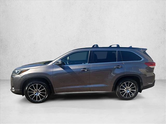Used 2018 Toyota Highlander SE AWD/4WD image 3