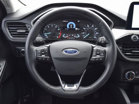 Used 2022 Ford Escape SE w/ SE Sport Appearance Package image 8