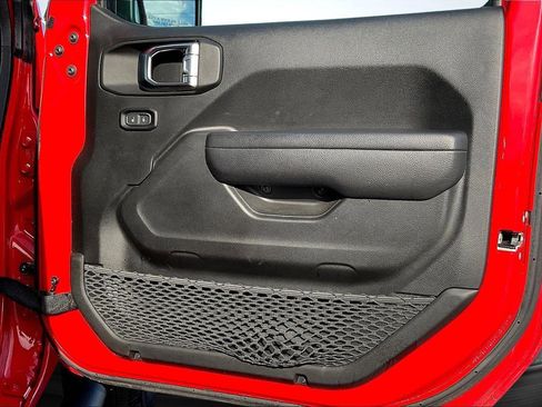 Used 2023 Jeep Wrangler Sport S image 24