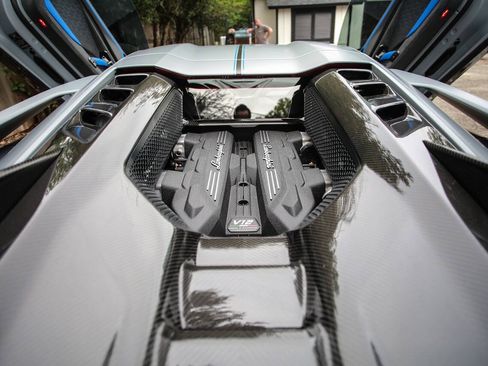 Used 2024 Lamborghini Revuelto AWD/4WD image 38