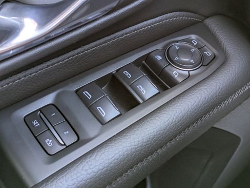 Used 2024 GMC Yukon Denali w/ Advanced Technology Package image 20