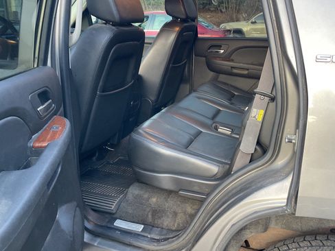 Used 2007 GMC Yukon SLT w/ SLT Preferred Equipment Group AWD/4WD image 13