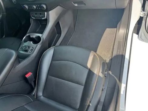 Used 2023 GMC Terrain AT4 AWD/4WD image 14