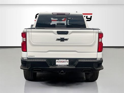 Used 2024 Chevrolet Silverado 1500 LT Trail Boss w/ Convenience Package II image 6