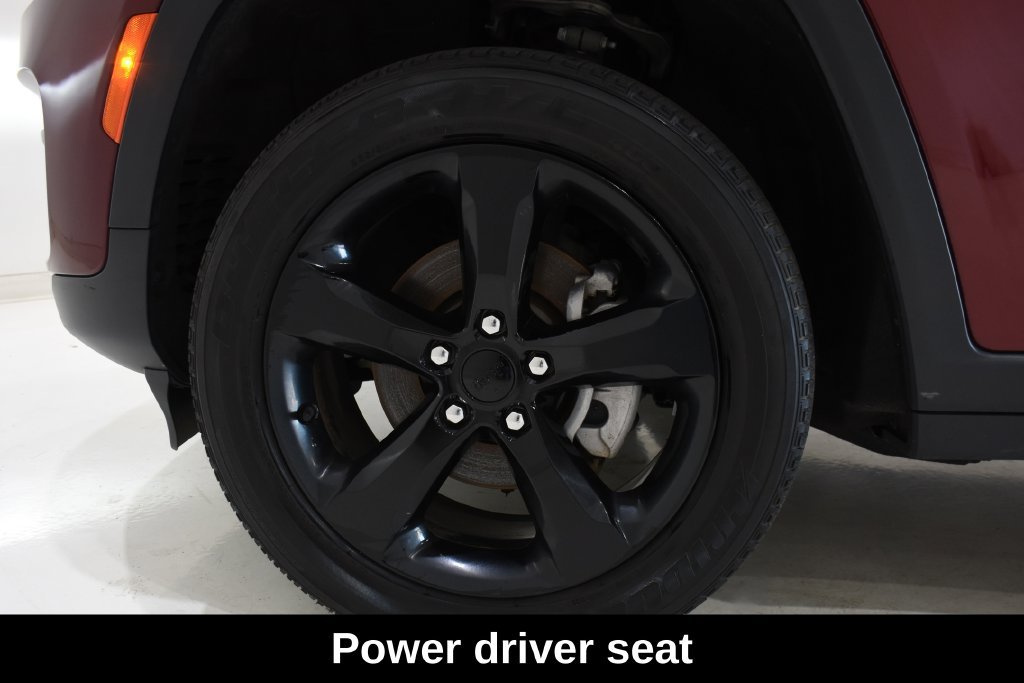 Used 2023 Jeep Grand Cherokee Altitude AWD/4WD image 9